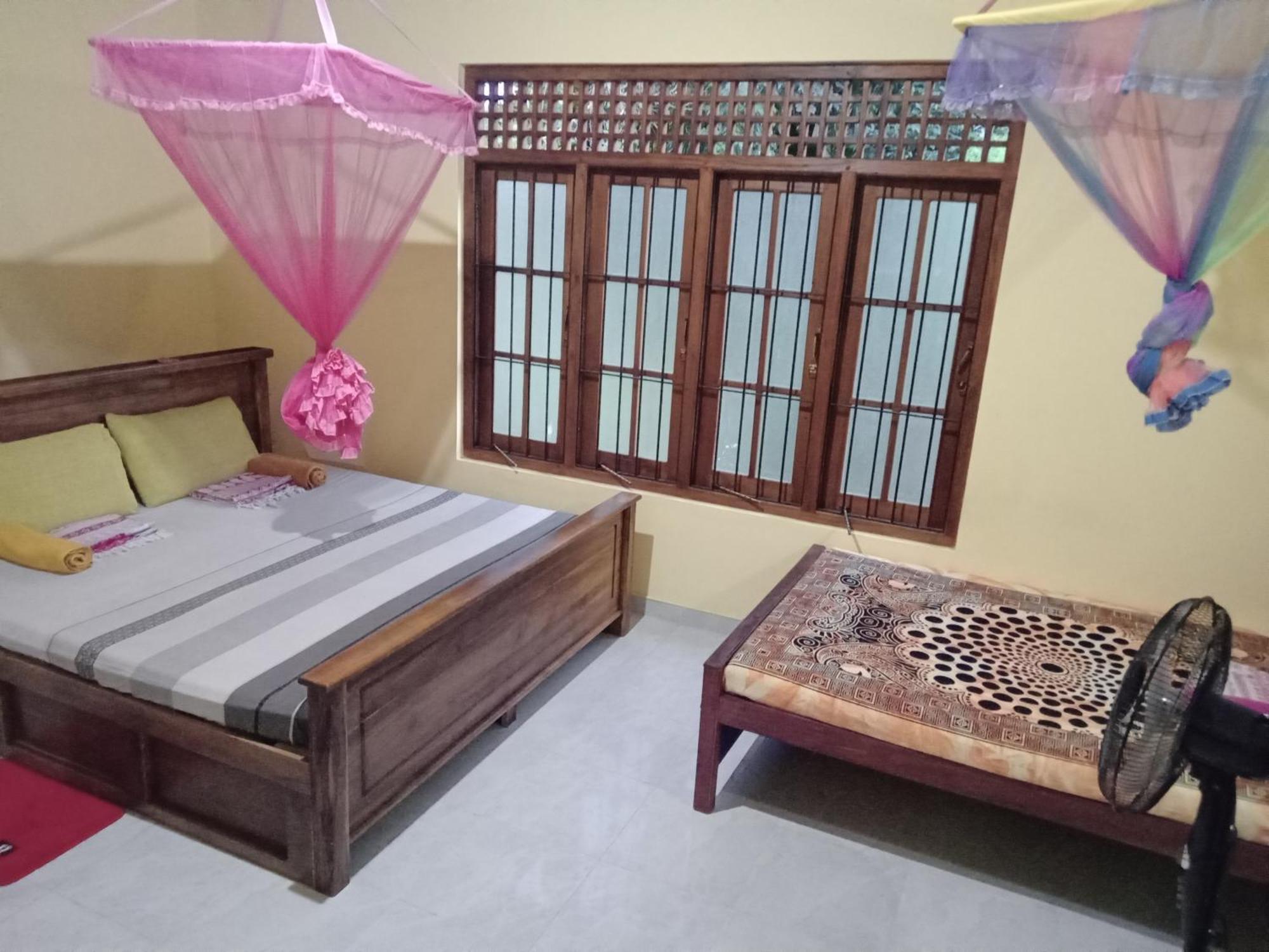 Jungle Village Homestay Pinnawala  Kamer foto