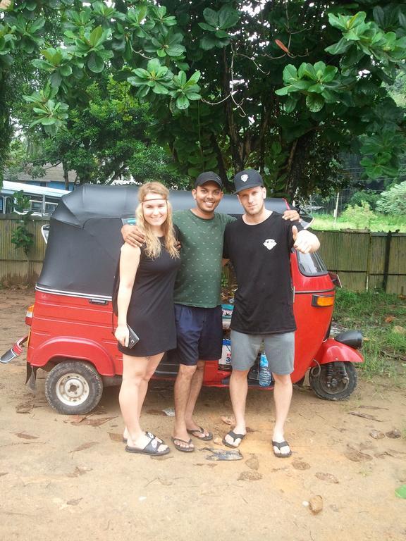 Jungle Village Homestay Pinnawala  Buitenkant foto