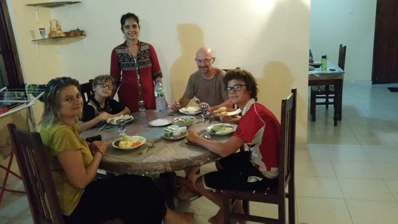 Jungle Village Homestay Pinnawala  Buitenkant foto